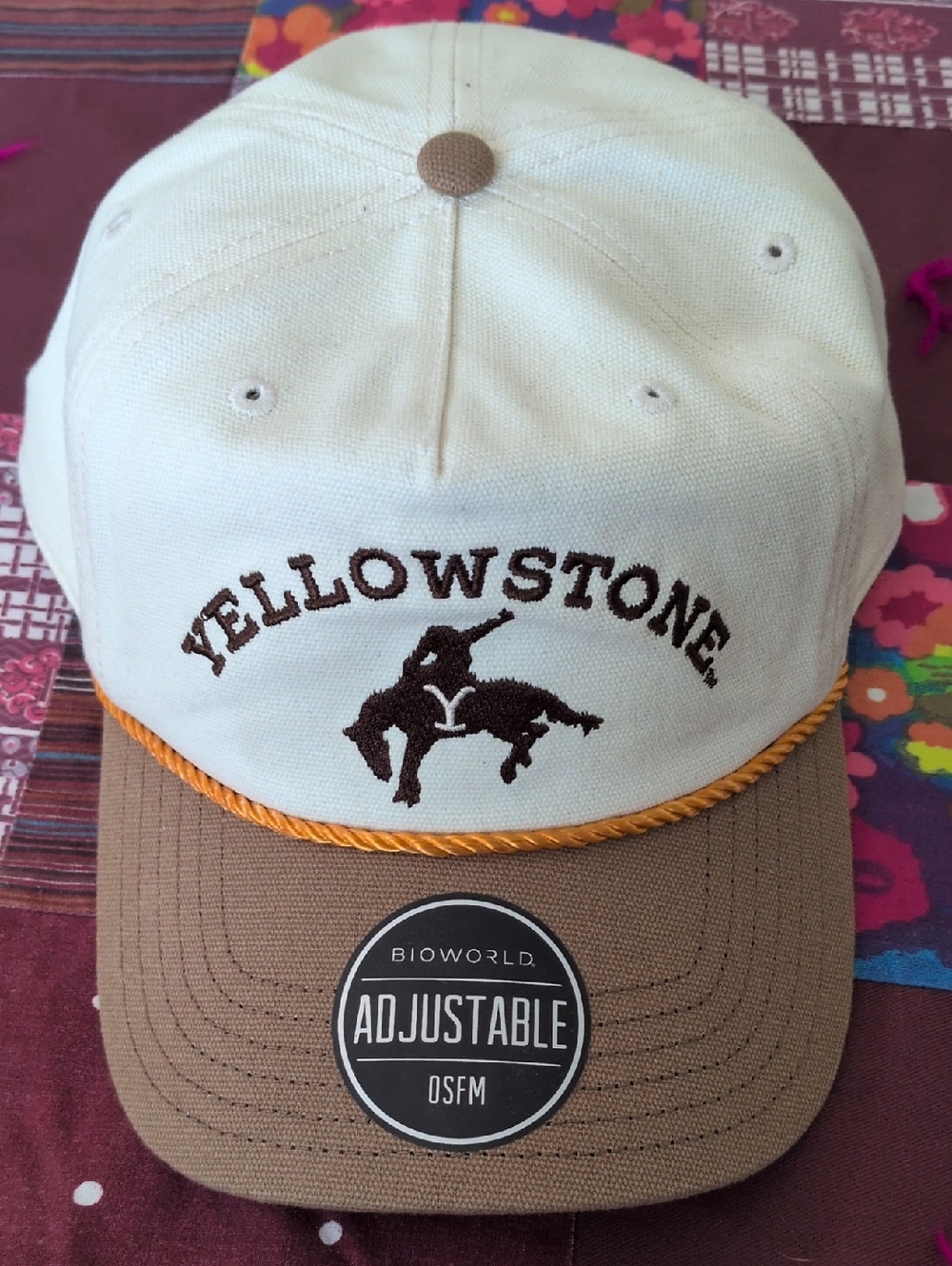 Bioworld Yellowstone Two-Tone Rope-Trim Baseball Cap in White & Brown